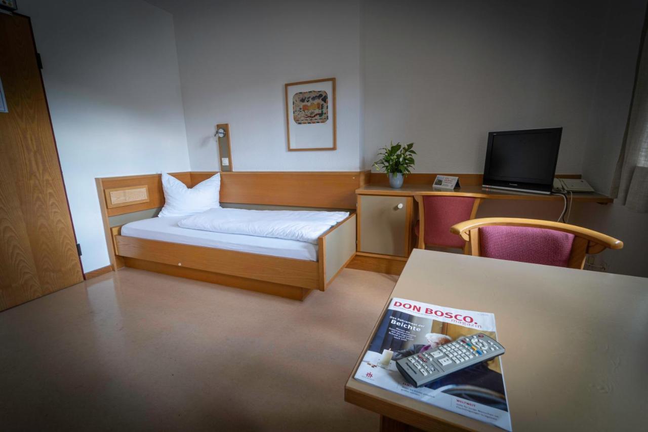 Pilger- Und Gaestehaus Don Bosco Aschau am Inn Esterno foto